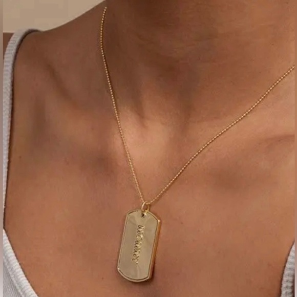 Uncommon James! “Mommy” Dog Tag Inspired Gold Necklace NWT! - Picture 3 of 8